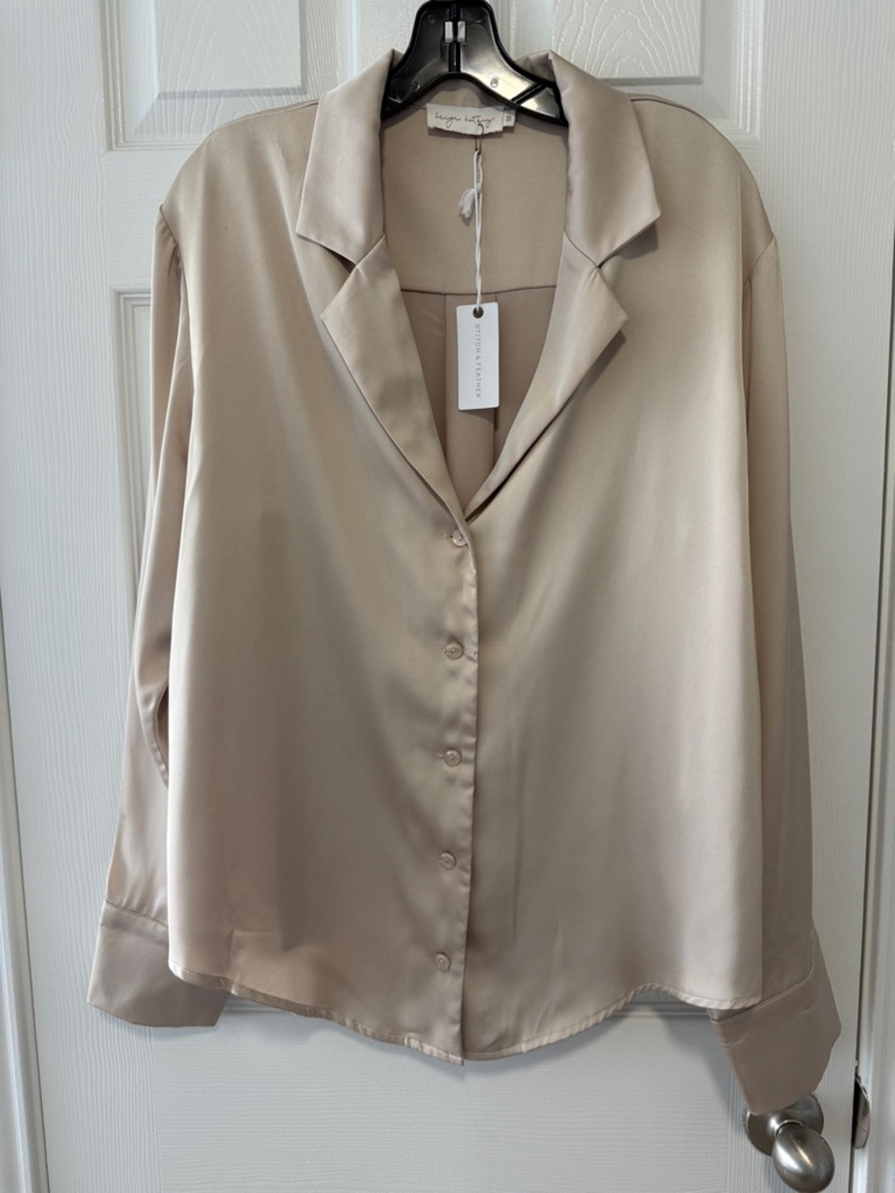 NWT BEIGE BOTANY CHAMPAGNE GOLD SATIN BUTTON DOWN SIZE MEDIUM